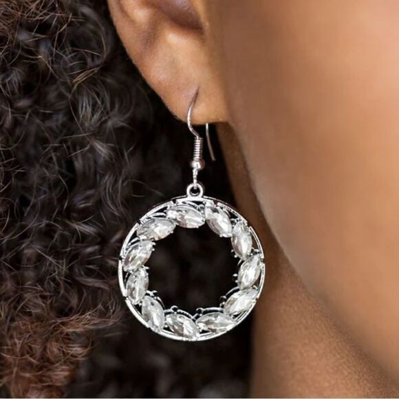 Global Glow - White Earrings - Paparazzi Accessories - Picture 1 of 2
